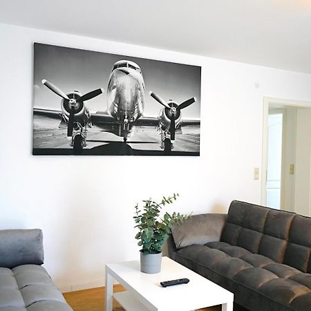 Stilvolles Apartment In Stadtnaehe-Parkplatz- 4 Personen- Balkon Wolfsburg Ngoại thất bức ảnh
