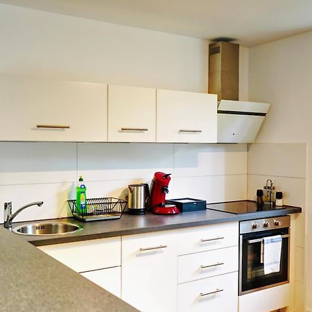 Stilvolles Apartment In Stadtnaehe-Parkplatz- 4 Personen- Balkon Wolfsburg Ngoại thất bức ảnh