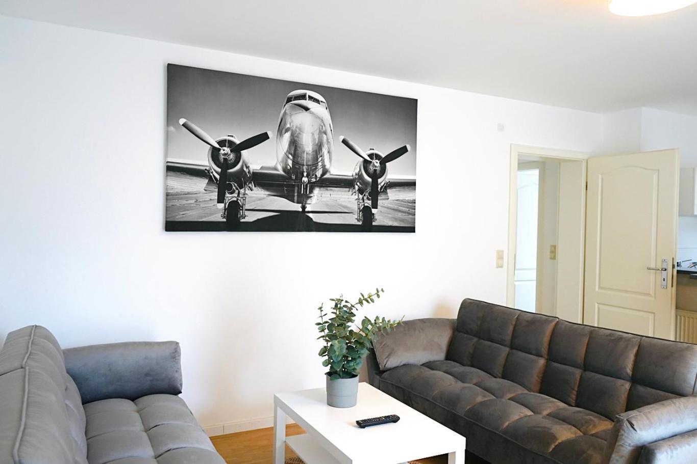 Stilvolles Apartment In Stadtnaehe-Parkplatz- 4 Personen- Balkon Wolfsburg Ngoại thất bức ảnh
