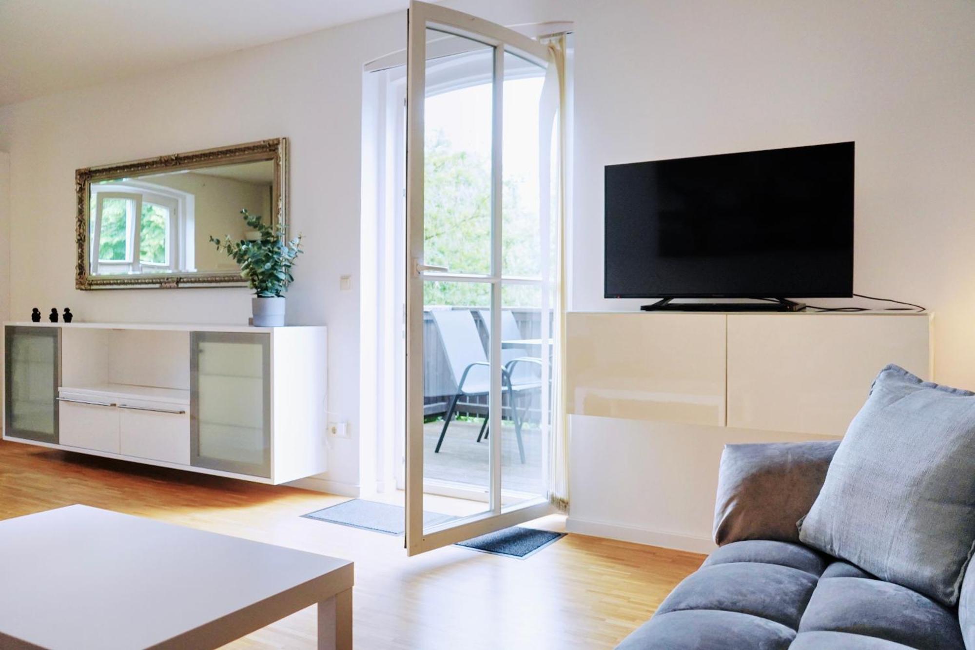 Stilvolles Apartment In Stadtnaehe-Parkplatz- 4 Personen- Balkon Wolfsburg Ngoại thất bức ảnh