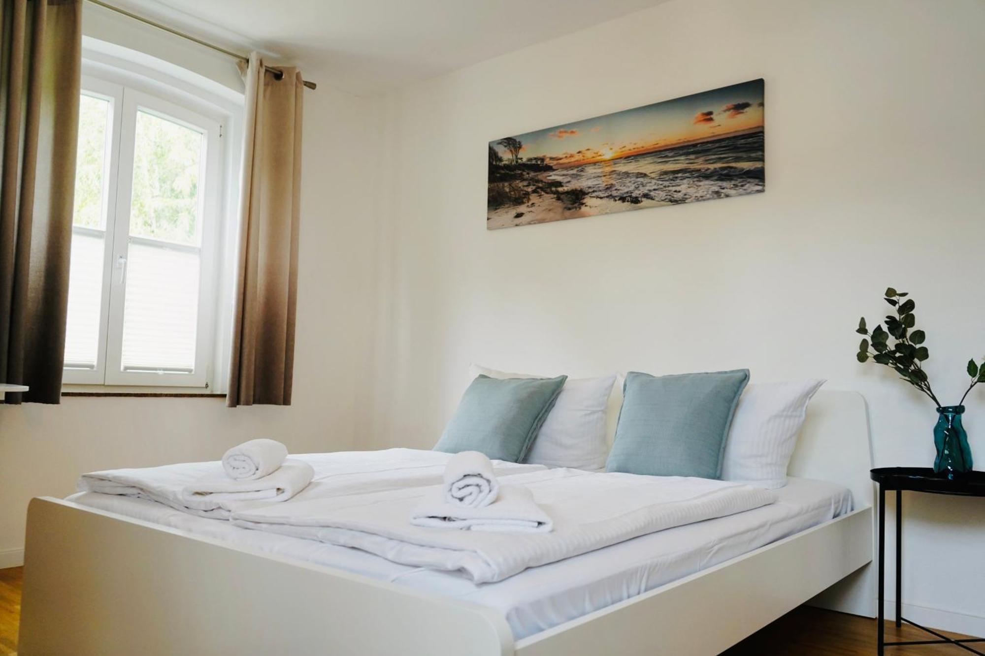 Stilvolles Apartment In Stadtnaehe-Parkplatz- 4 Personen- Balkon Wolfsburg Ngoại thất bức ảnh