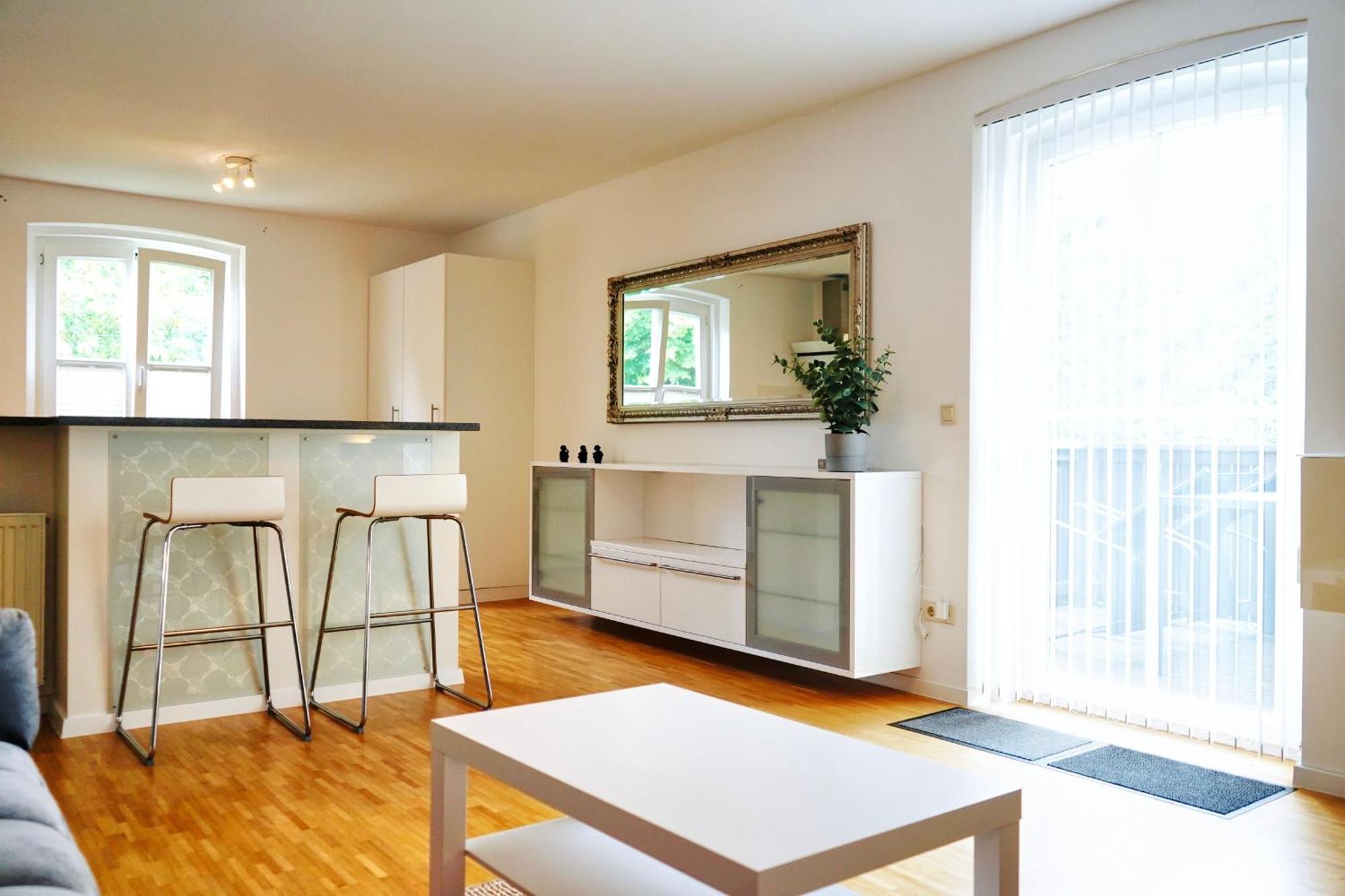 Stilvolles Apartment In Stadtnaehe-Parkplatz- 4 Personen- Balkon Wolfsburg Ngoại thất bức ảnh