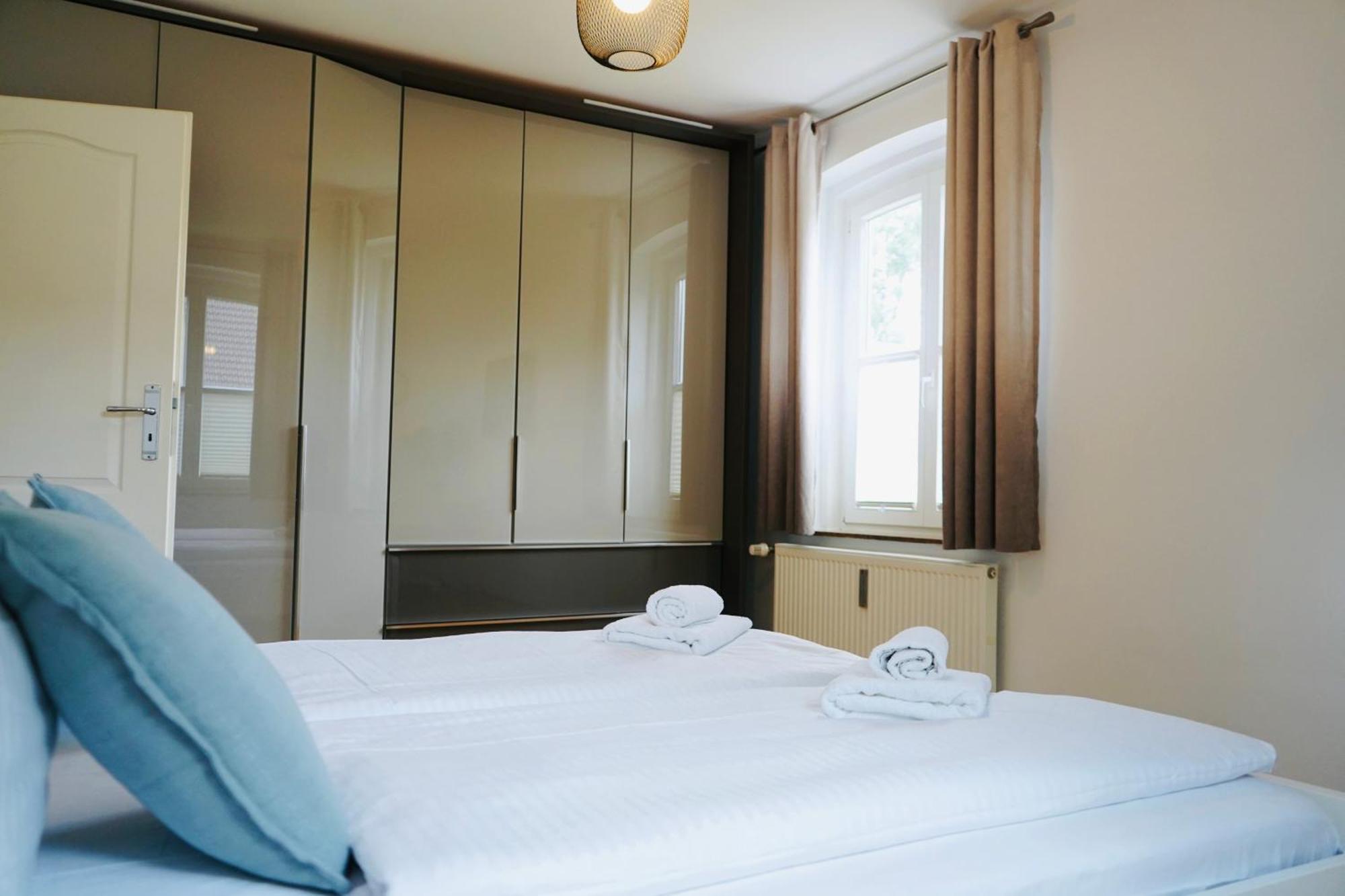Stilvolles Apartment In Stadtnaehe-Parkplatz- 4 Personen- Balkon Wolfsburg Ngoại thất bức ảnh